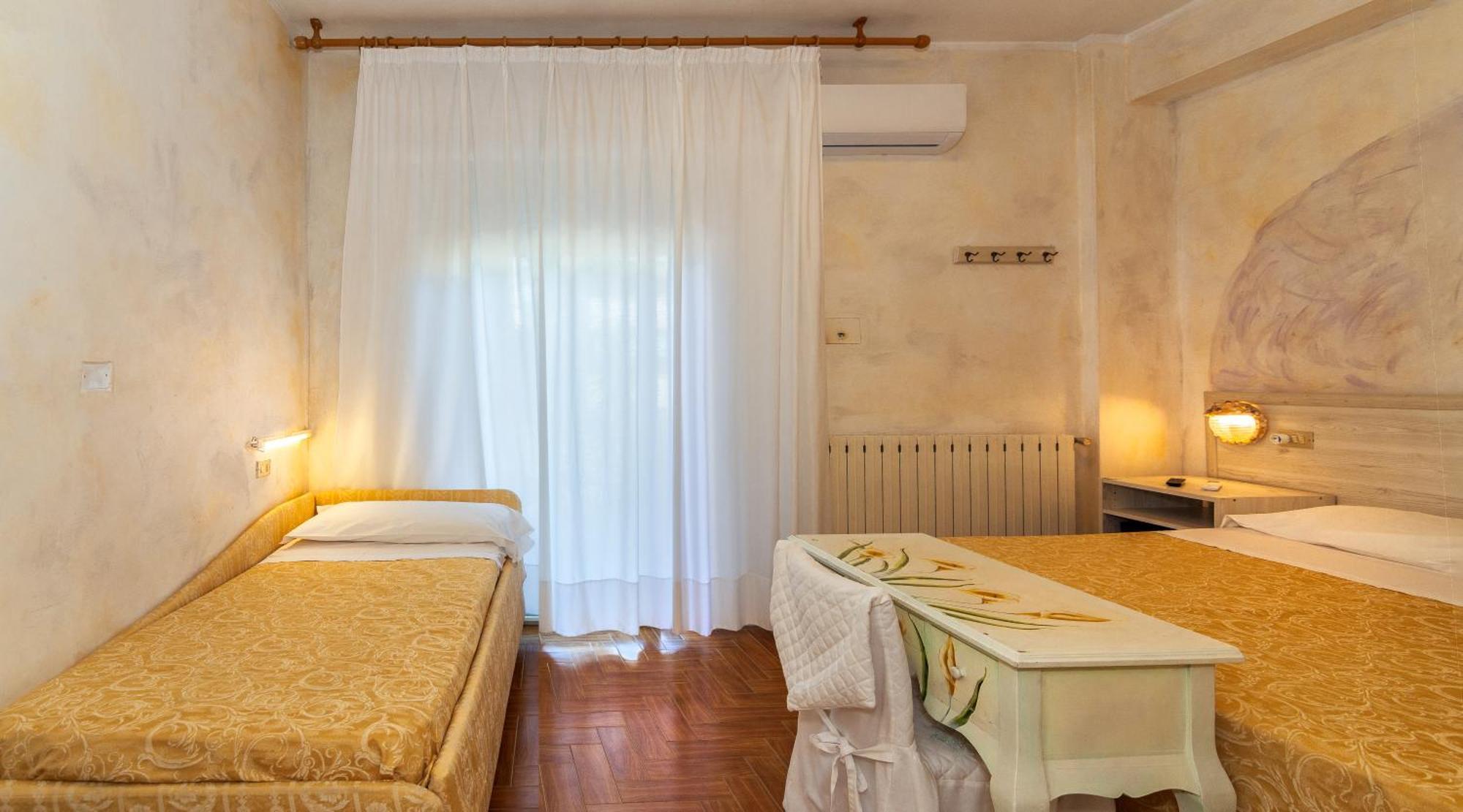 Hotel Euromar Marina di Massa Esterno foto